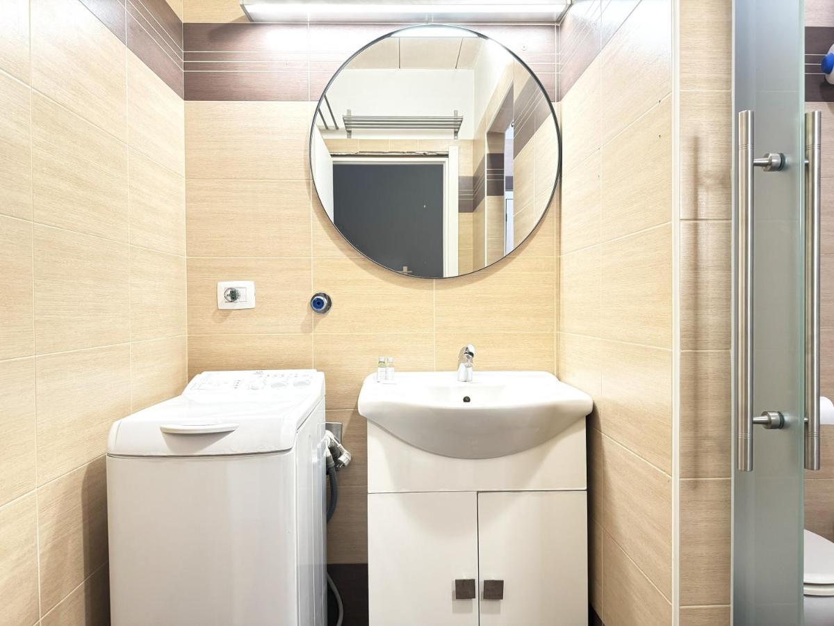 Ferienwohnung Dora Park-Porta Susa Private Parking&Netflix Turin Exterior foto